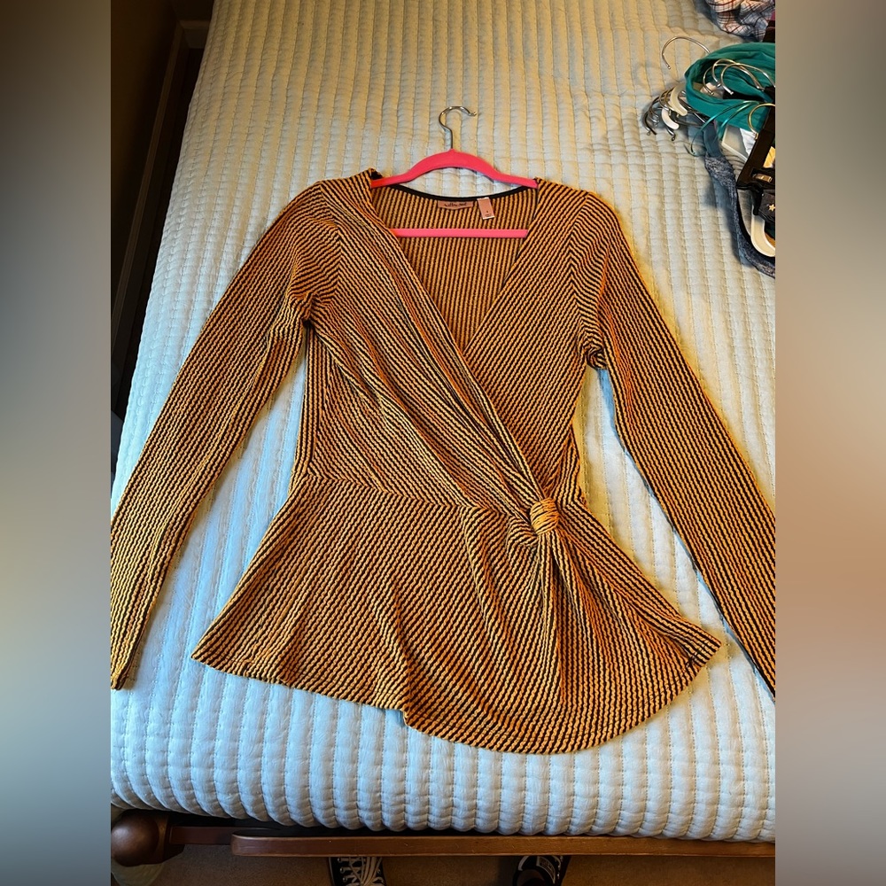NWOT - Willow & Root Mustard Yellow and Black Striped top - Small